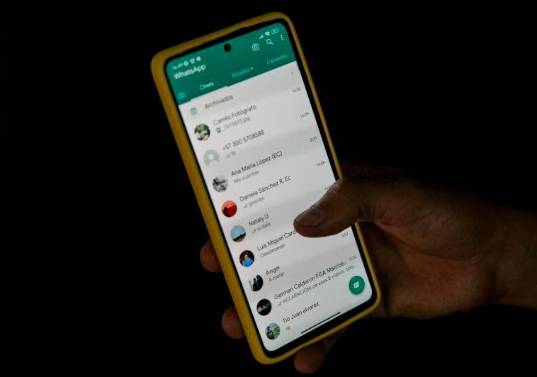 La nueva herramienta de WhatsApp busca aumentar la privacidad y reducir la exposición de datos personales. FOTO: CAMILO SUÁREZ