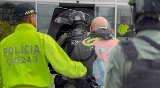 Caen cinco policías que cobraban hasta $4 millones a “La Oficina” para proteger “plazas” de vicio