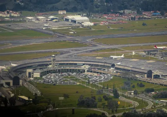 El aeropuerto internacional de Medellín y Antioquia se quedó corto desde 2022 y necesita seguirle el ritmo al crecimiento de la región. La obra valdrá $22 billones. Foto: Juan Antonio Sánchez Ocampo