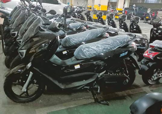 Las 20 motos eléctricas fueron entregadas como parte del convenio entre la República de Corea y la Alcaldía. <b><span class="mln_uppercase_mln"> </span></b>FOTOS<b><span class="mln_uppercase_mln"> CORTESÍA - ALCALDÍA DE MEDELLÍN</span></b>