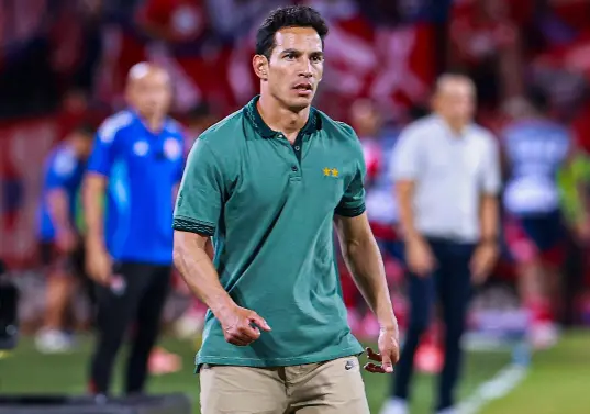 Diego Arias vive el momento más difícil en Nacional desde que asumió como técnico del equipo profesional. FOTO MANUEL SALDARRIAGA