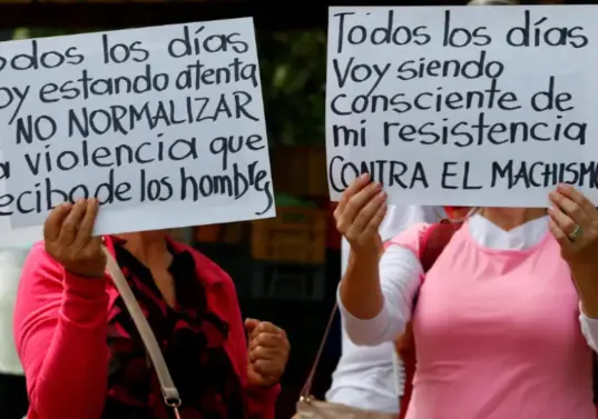 Imagen de referencia de una protesta para rechazar los abusos contra las mujeres. FOTO ARCHIVO EL COLOMBIANO.