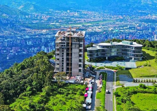 EL proyecto Cuantum, ubicado en el Alto de Las Palmas, tendrá el máximo de altura permitida y ofrece “oficinas flexibles”. <b> </b>FOTO<b> manuel saldarriga</b>