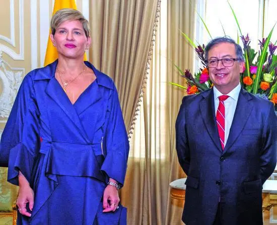 La Primera Dama Verónica Alcocer y el presidente Gustavo Petro. Luego del anuncio de la inclusión de ambos en la Lista Clinton, el mandatario aseguró que está “separado” de Alcocer. FOTO: PRESIDENCIA