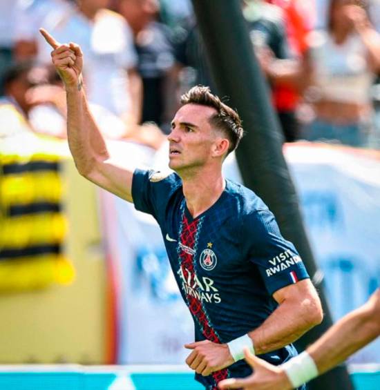 El español Fabián Ruiz anotó dos de los cuatro goles con los que el PSG venció al Real Madrid para confirmarse como finalista del Mundial de Clubes. FOTO TOMADA X @PSG_espanol