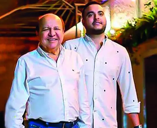 Sebastián (derecha) es hijo de William de Jesús Ortega Rojas, uno de los políticos más poderosos de Bello en las últimas décadas. Foto: cortesía.