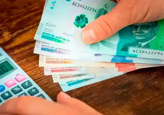 Salario mínimo podría llegar a 1,6 millones para 2026. FOTO SHUTTERSTOCK. 