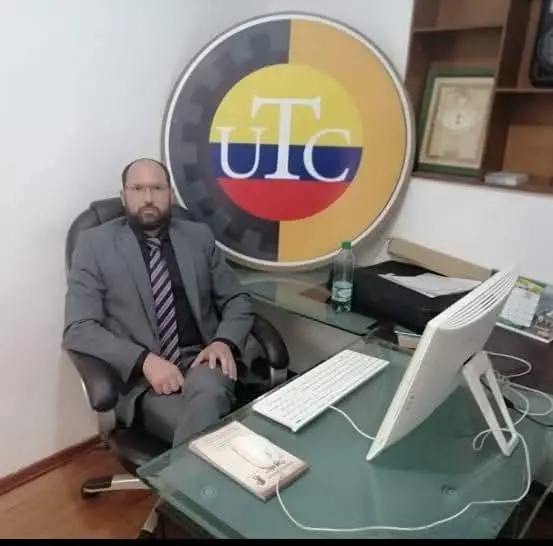 Él es Carlos Alberto Sánchez Grass, la persona que lideró la pérdida de investiduradel congresista Miguel Uribe Turbay. FOTO: Tomada de Facebook