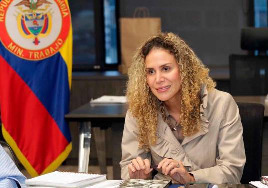 La ministra del Trabajo, Natalia López Fuentes, presentó ante el Congreso el presupuesto del sector para 2027 y advirtió sobre el déficit.