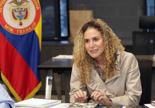 La ministra Natalia López aclaró los rumores que surgieron respecto a una supuesta reducción de salario mínimo. Foto: Colprensa