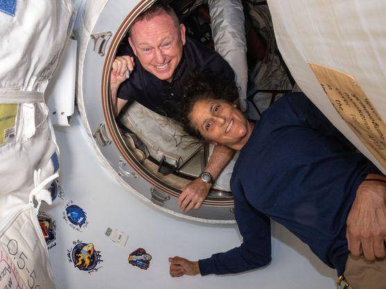 Los astronautas Sunita Williams y Barry Wilmore realizarán su viaje de regreso a la Tierra a bordo de una nave SpaceX Dragon, tras la decisión de la NASA de no usar la cápsula Starliner de Boeing. Foto: Nasa