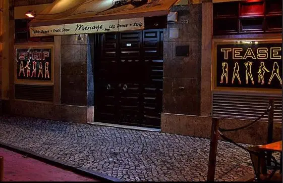 Fachada del <i>Ménage Strip Club</i>. FOTO: Ménage Strip Club vía Instagram.