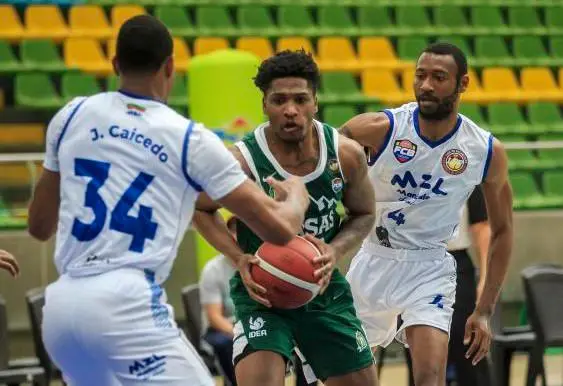 El escolta estadounidense, Brandon Weatherspoon, volvió a Paisas para la fase final del torneo, en busca de retener el título. FOTO CAMILO SUÁREZ 