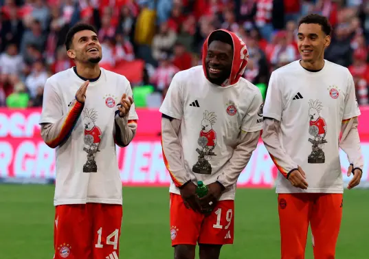 El colombiano Luis Fernando Díaz fue titular con el Bayern Múnich en la victoria 4-2 ante Stuttgar. La victoria coronó campeón anticipado de la Bundesliga al cuadro del colombiano. FOTO: AFP
