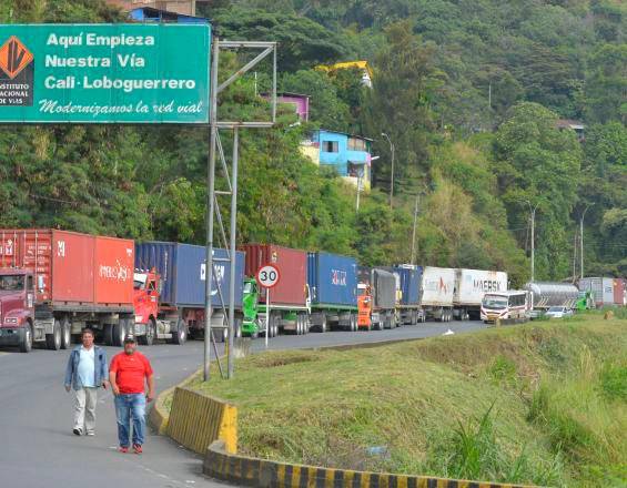 Gremios empresariales cuestionan el nuevo cobro de $4.235 por tonelada de carga en Buenaventura y advierten que podría generar sobrecostos de $84.000 millones al año. FOTO Colprensa