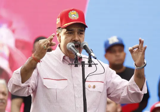 Nicolás Maduro pidió apoyo militar urgente a Colombia con el argumento de la unión de los pueblos. FOTO: Xinhua