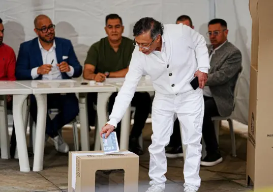 Petro ha sido electo en cargos públicos con este sistema electoral. Crédito: Colprensa