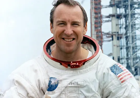 El astronauta Jim Lovell, quien guío con éxito la misión del Apolo 13 de regreso a la Tierra en 1970, murió a los 97 años. FOTO: Nasa