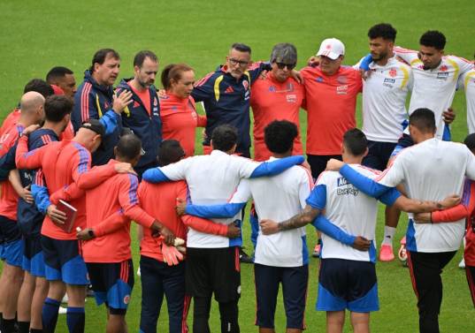 El grupo dirigido por Néstor Lorenzo se ha mostrado unido e ilusionado en llegar hasta el último día de la competición en el Mundial. Foto: AFP