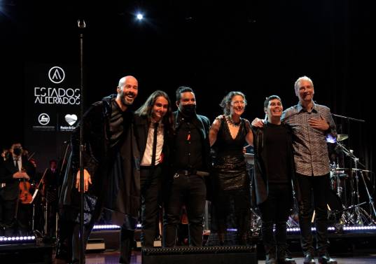 Estados Alterados grabó este Sinfónico en 2021 y ahora presentan el vinilo edición limitada, masterizado en los míticos estudios Abbey Road de Londres. FOTO Cortesía