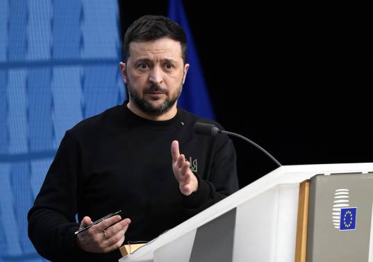 Aunque Ucrania no hace parte de la Unión Europea, Volodímir Zelenski podría estar en una cumbre que se celebrará con representantes de ese bloque además de algunos mandatarios latinoamericanos. FOTO: Getty