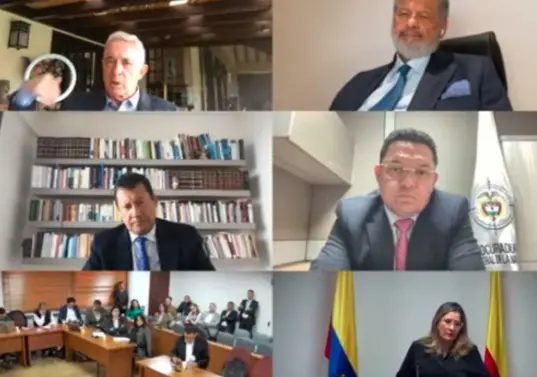 En la audiencia de lectura de sentencia realizada este viernes, 1 de agosto, el expresidente Álvaro Uribe tuvo espacio para su sustentación oral, donde aprovechó para criticar el proceso judicial y el fallo. Foto: Captura de video