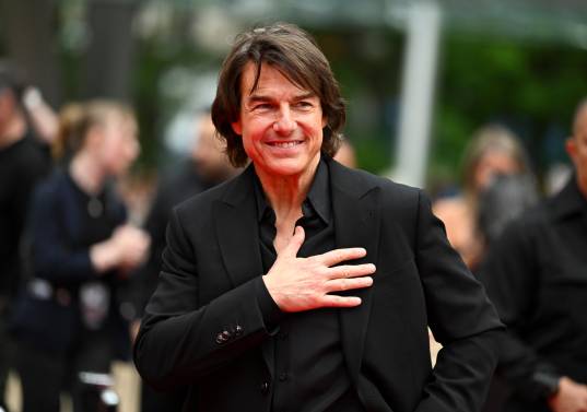 Tom Cruise será homenajeado en los Governors Awards por su trayectoria y compromiso con el cine en pantalla grande. FOTO Getty