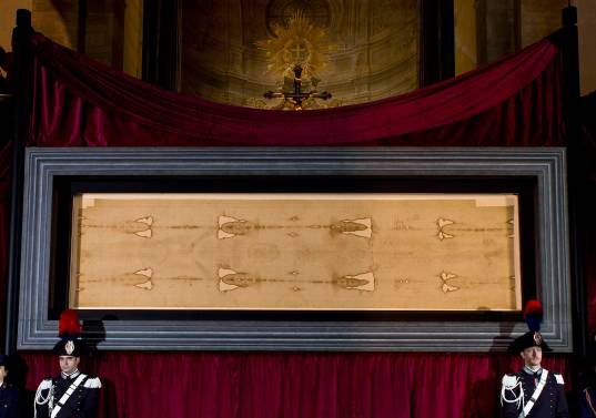 La Sábana Santa mide 4.4 metros y está en Turín, Italia. FOTO: Cortesía 