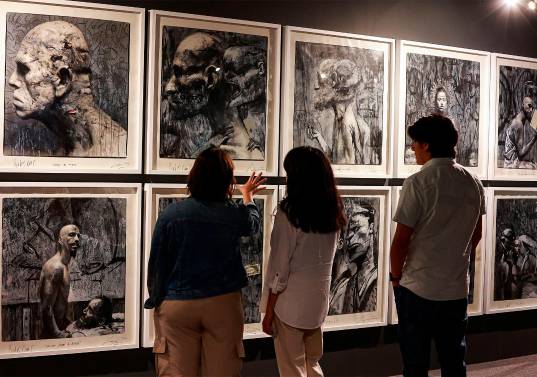 <p>Esta exposición es un llamado a la reflexión y a la acción. Nos desafía a reconsiderar nuestra relación con la naturaleza y nuestra propia naturaleza. </p><p>Fotos: Manuel Saldarriaga</p>