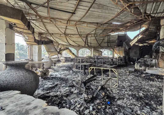 Un incendio que arrasó una discoteca india en la popular región turística de Goa mató a 25 personas, según informó el ministro jefe del Estado este 7 de diciembre. FOTO: AFP