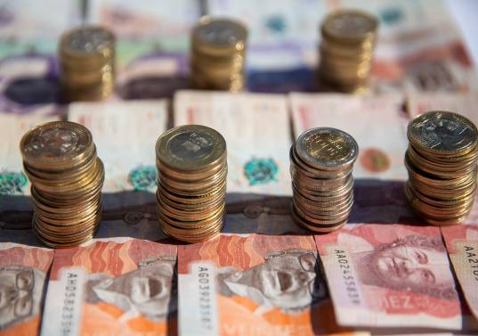 El aumento de los procesos de insolvencia refleja el mayor endeudamiento de los hogares y el deterioro del empleo formal en Colombia. FOTO EL COLOMBIANO