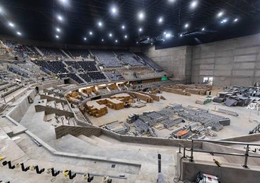 Platea será la ubicación de abajo y arriba están las secciones VIP con las suites y el tercer piso. Desde cada lugar se verá bien el escenario. FOTO Camilo Suárez