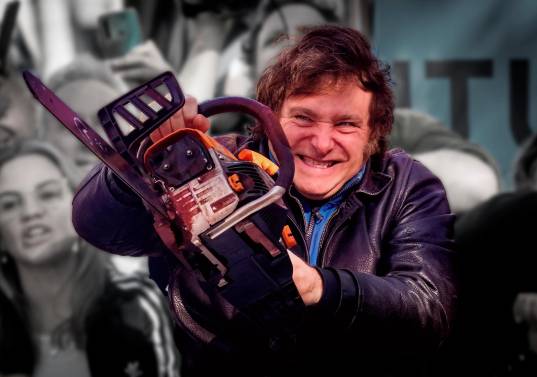 Javier Milei se posesionó como presidente de Argentina el pasado 10 de diciembre. A dos meses de su mandato encajó su primera derrota en el Congreso y ahora amenaza con un referendo popular. Foto: Getty.