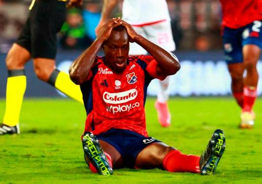Baldomero Perlaza por un problema viral es la única ausencia que tendrá el DIM en su duelo ante Once Caldas, este lunes en Manizales. FOTO MANUEL SALDARRIAGA 