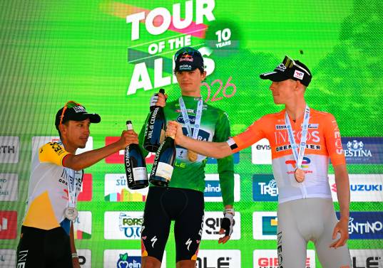 Egan Bernal volvió a lucir en un excelente estado de forma para quedarse con el subcampeonato en Los Alpes. FOTO: GETTY