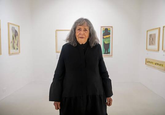 Beatriz González en su última exposición en Medellín. Foto: El Colombiano. 