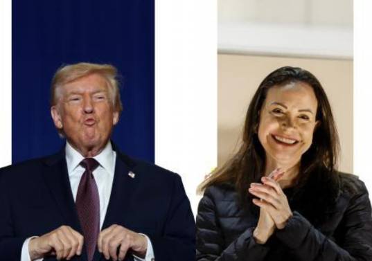 A la izquierda, Donald Trump, presidente de Estados Unidos; a la derecha, María Corina Machado, líder opositora de Venezuela y reciente galardonada con el premio Nobel de Paz. Foto: Getty/Afp.