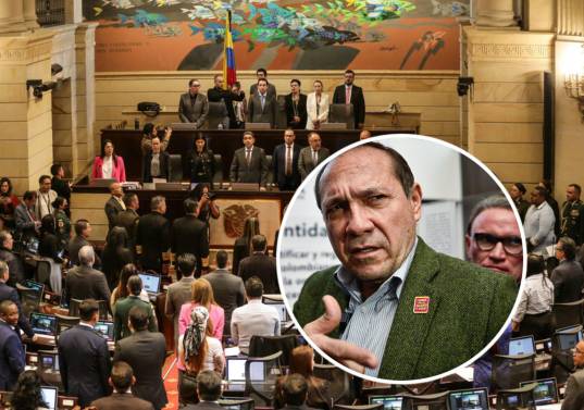 El ministro de Trabajo, Antonio Sanguino, dejó claro que sí hay intención por parte del Gobierno Nacional de eliminar la prima de servicios de los congresistas, la cual existe desde el 2013. Fotos: Colprensa