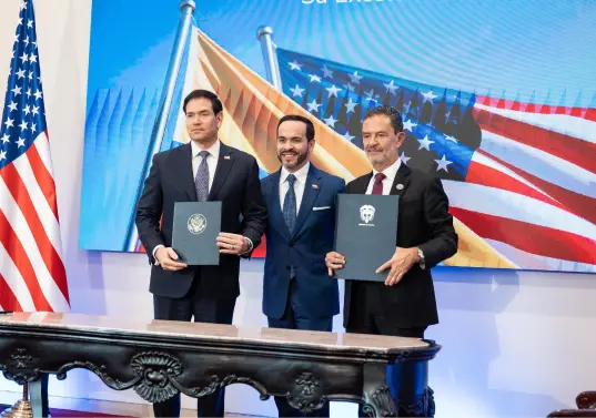 El presidente Abelardo de la Espriella acompañó la firma de los memorandos de entendimiento por parte del canciller Omar Bula y el secretario de Estado de EE. UU., Marco Rubio. Foto: Cancillería.