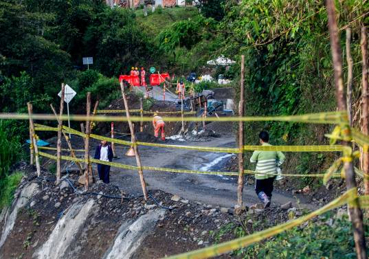 El contrato de estabilización vial de Antioquia comprende la pavimentación de 634 kilómetros. FOTO Julio César Herrera