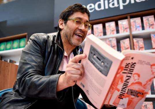 Claudio Narea estuvo en la FILBo presentando su libro sobre la banda que fundó al lado de Jorge González y Miguel Tapia. FOTO Colprensa