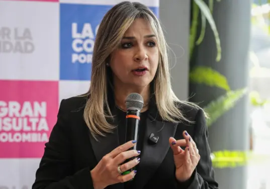 Victoria Eugenia Dávila Hoyos —conocida como Vicky Dávila— fue periodista en medios como Noticias RCN, La FM y W Radio. También fue creadora de contenido en YouTube y dirigió la Revista Semana. Foto: Colprensa. 