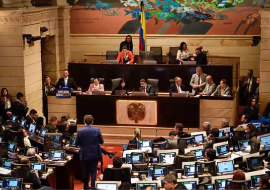 Al Congreso le quedan 18 días para aprobar el plan de financiamiento del Gobierno. FOTO: Colprensa