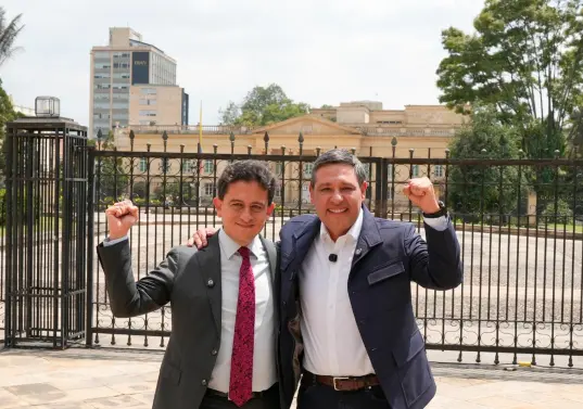 El pasado viernes ambos aseguraron que una de las premisas para la campaña presidencial es su rechazo total a la corrupción que vive el país, recordando cómo Reyes se dedicó a denunciar presuntas irregularidades. FOTO: CORTESÍA