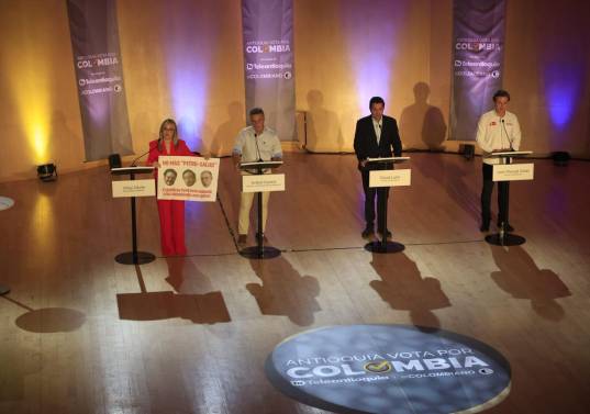 Los candidatos Aníbal Gaviria, Vicky Dávila, Juan Manuel Galán y David Luna. FOTO: Camilo Suárez, EL COLOMBIANO