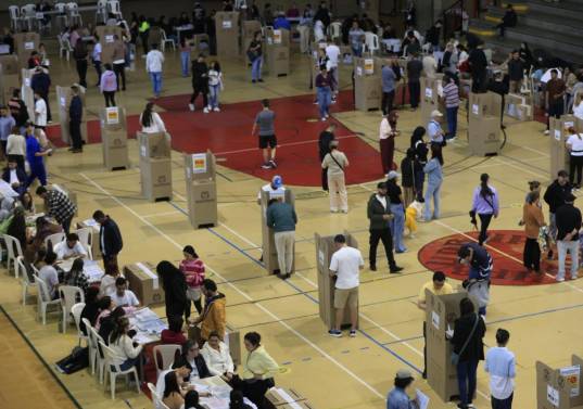 775 denuncias por posibles irregularidades electorales durante la jornada de este domingo 8 de marzo. Foto: Camilo Suárez 