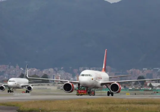 Aviones Airbus 319, 320 y 321 necesitarán actualización de software urgente. FOTO: Colprensa 