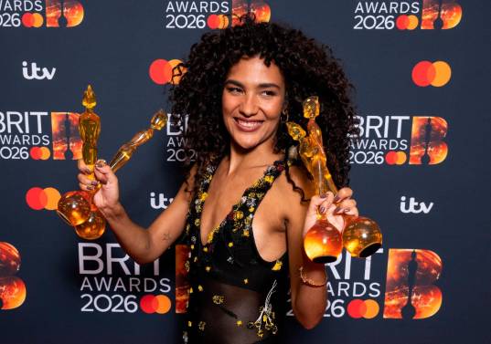 Olivia Dean ganó cuatro Brit Awards este fin de semana. FOTO Getty