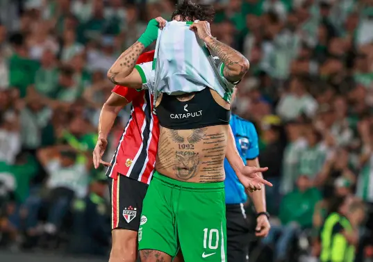 Edwin Cardona tuvo una serie para el olvido ante Sao Paulo. FOTO MANUEL SALDARRIAGA