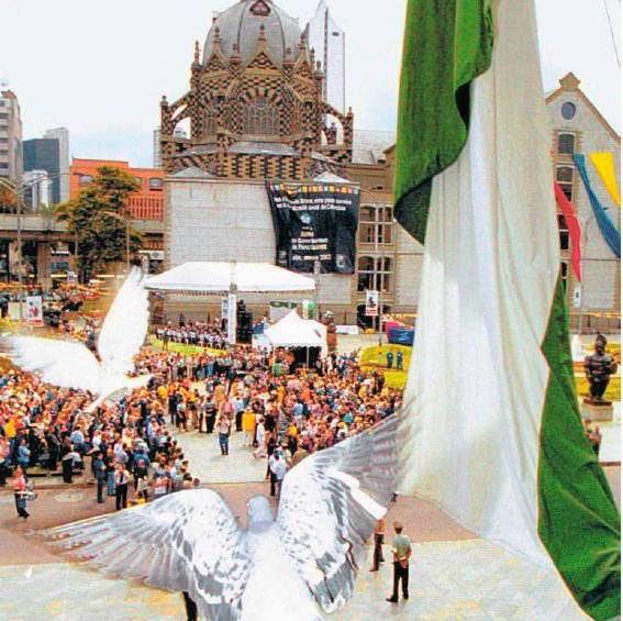 Antioquia se dio el lujo de disfrutar, desde el 28 de enero de 2002, la renovada plazoleta de Botero con una donación de 23 esculturas del maestro Fernando Botero. FOTO El Colombiano